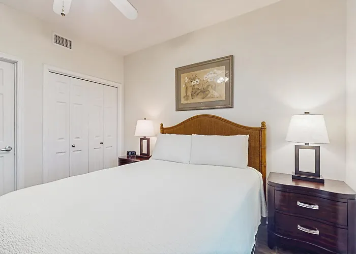 Crystal Shores 501 Apartment *